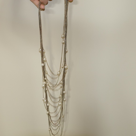 Layered gold chains with pearls necklace