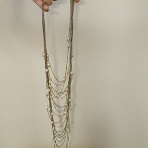 Layered gold chains with pearls necklace