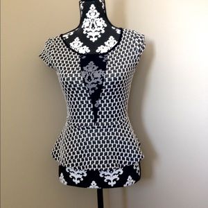 🚫 SOLD 🚫 Black and white checkered peplum shirt