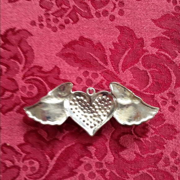 Silver-tone pendant. - Picture 2 of 2