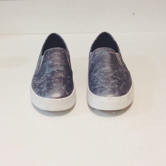 Report sneakers
