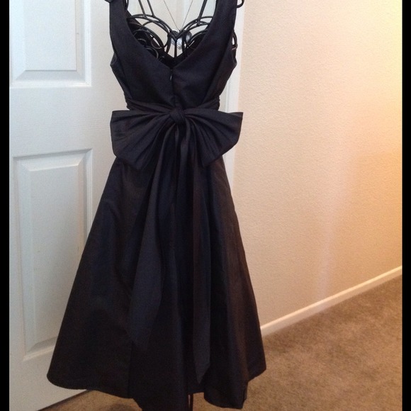 Dress - Picture 2 of 3