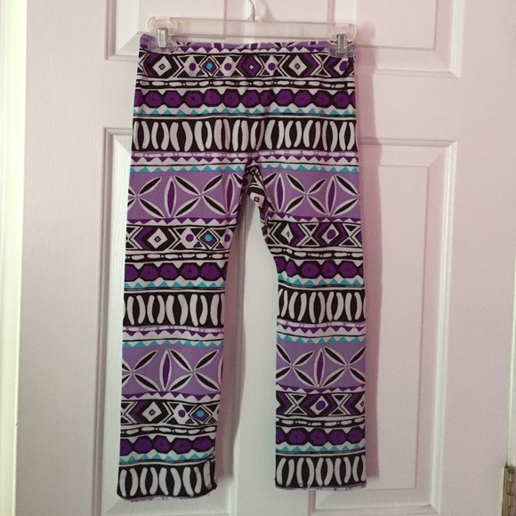 Aztec workout capris - Picture 4 of 4