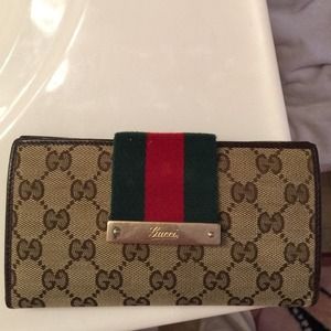 Authentic Gucci wallet