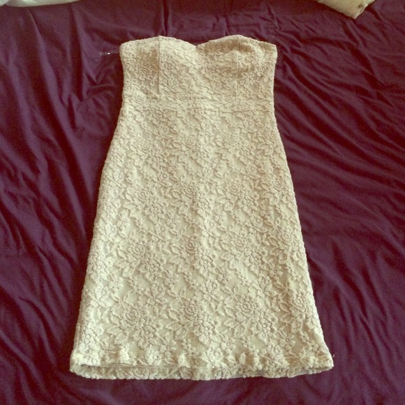 Dresses & Skirts - 💠 Lace Party Dress 💠 worn once in Miami💠