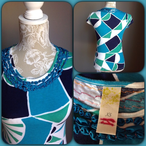 #410  🌴ANTHROPOLOGIE TOP - Picture 2 of 2