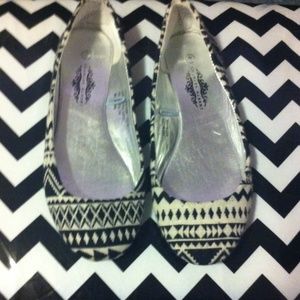 Tribal printed flats!