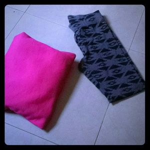 Grey leggings will fit m as well