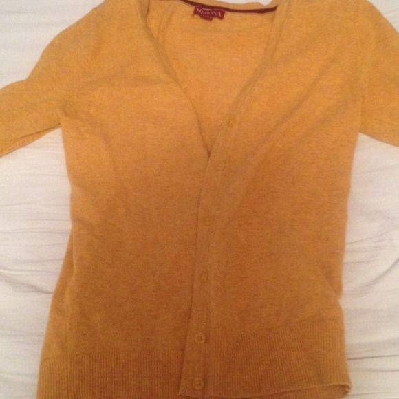 Mustard yellow sweater