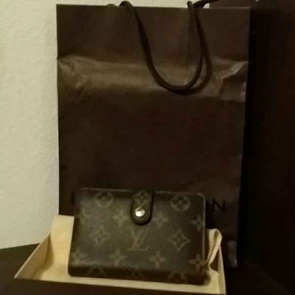 🎉 HP3X 🎊👑💯Auth LV Wallet Monogram Canvas💕 - Picture 2 of 4