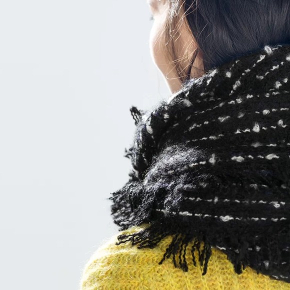 ๐HOST PICK๐Authentic Zara scarf - Picture 2 of 4