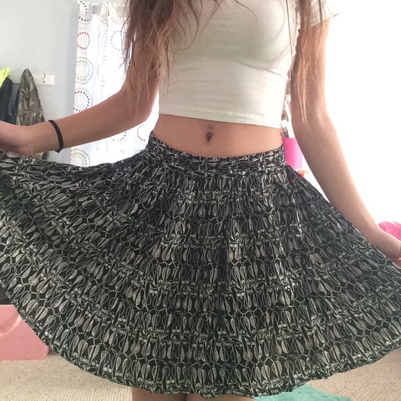Short black skater skirt with owl designs