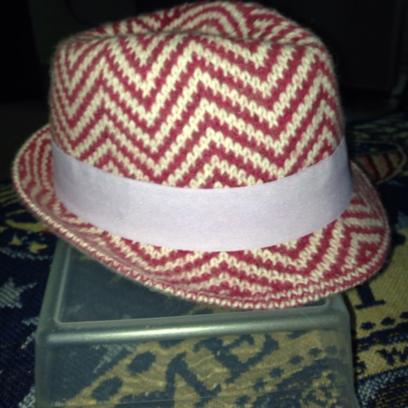 BCBGeneration hat size OS