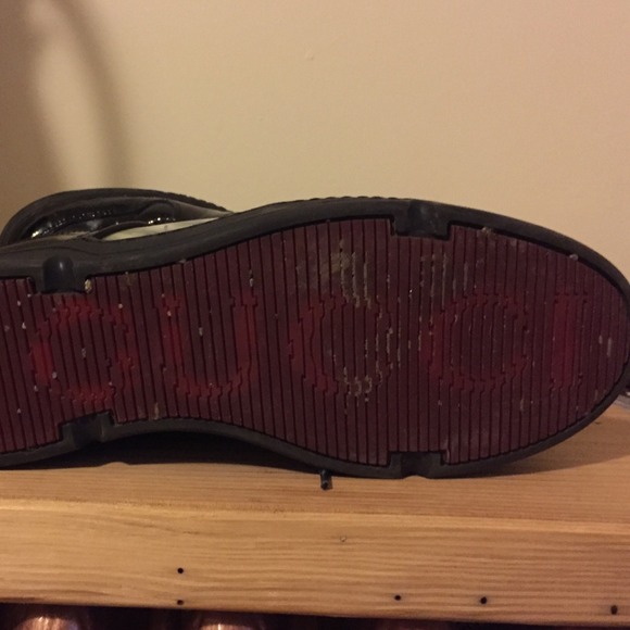 Gucci Men's Sneaker Size 8 - Picture 2 of 4