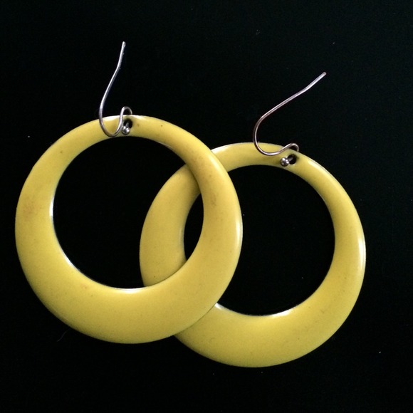 Bright yellow dangle earrings - Picture 1 of 3