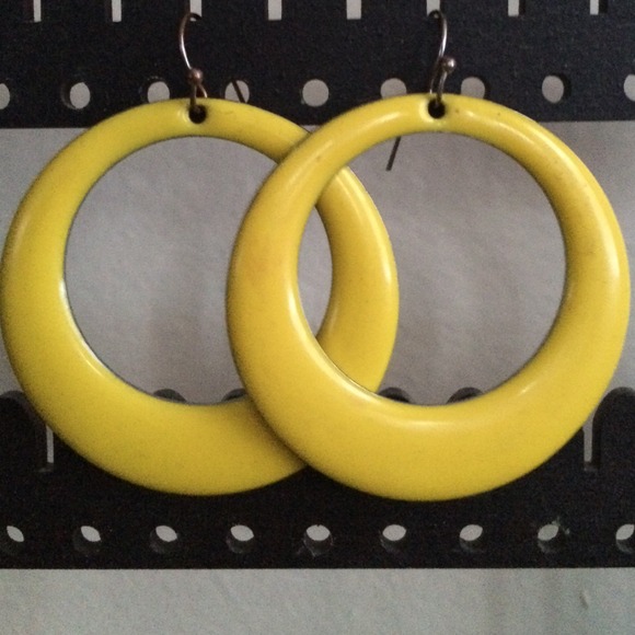 Bright yellow dangle earrings - Picture 2 of 3
