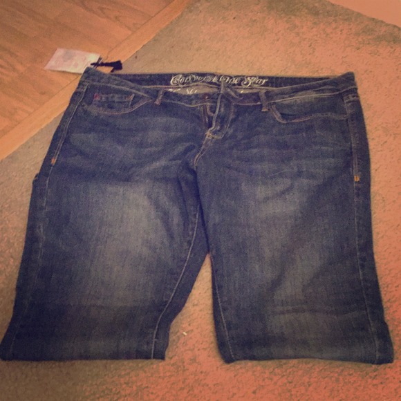 NWOT Skinny Jeans- Converse All Star