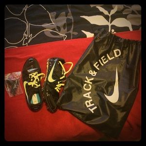 Women's size 6 track & field shoes