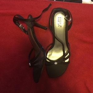 Never worn Prima heels