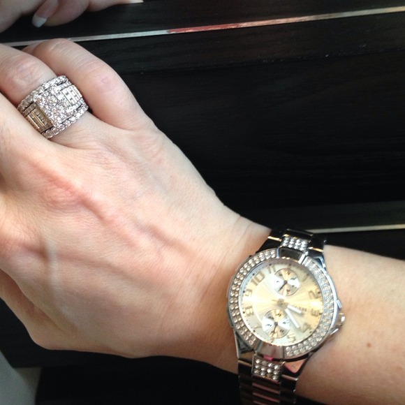 Guess Swarovski Crystal watch❤️ 2/2715 HOST PICK❤️ - Picture 3 of 4