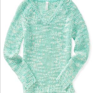 FLASH SALE 🎉 teal or mint  v-neck sweater