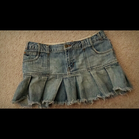 American Eagle Distressed mini Jean skirt