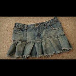 American Eagle Distressed mini Jean skirt