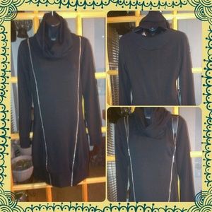 Peek a boo neck zipper dress