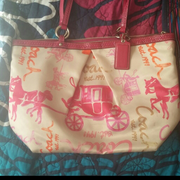 Coach horse and buggy signature handbag