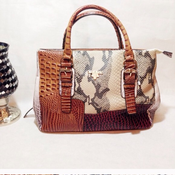 Adorable shoulder bag!!