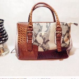 Adorable shoulder bag!!