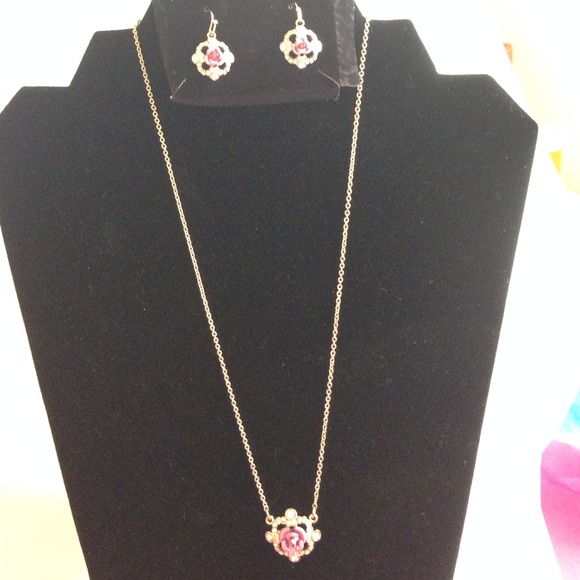 Sparkling Roses Necklace Earring Set - Picture 4 of 4