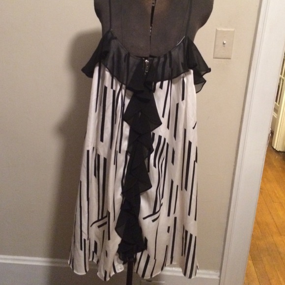 Black & cream shift dress w sash - Picture 4 of 4