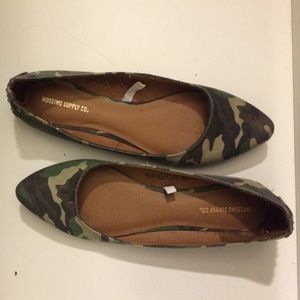 Green camo studded flats
