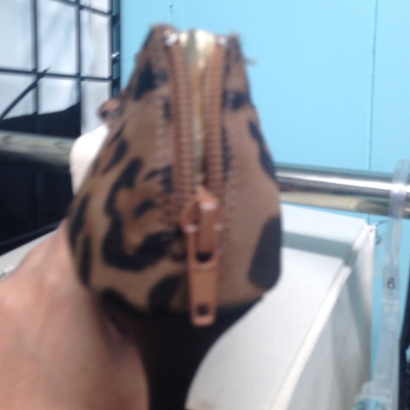 Shoes - Picture 4 of 4