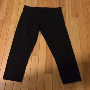 Size 10 lululemon athletica wunder under crops