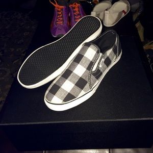 Vans Zoey Black White Slip-on slim sole