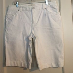 Izod Bermuda shorts