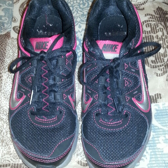 Nike Alvord 9 running sneaker