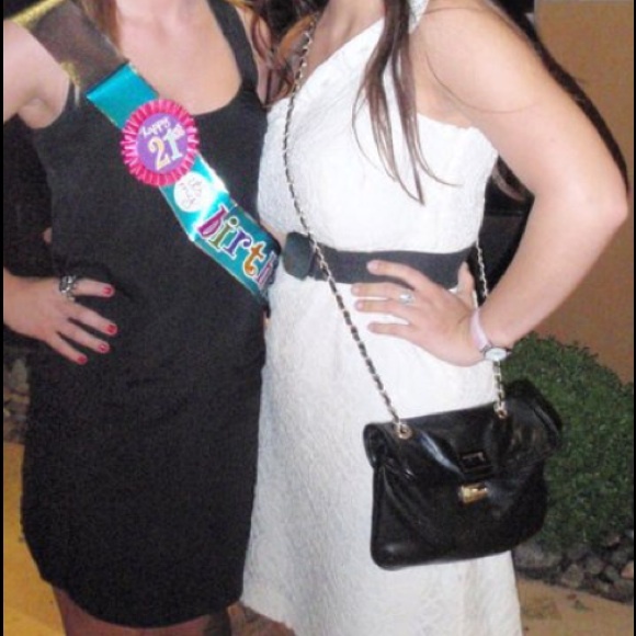 Cream one-shoulder lace dress - Picture 3 of 3