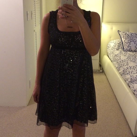NWOT Cute sequins cocktail dress - Picture 2 of 2