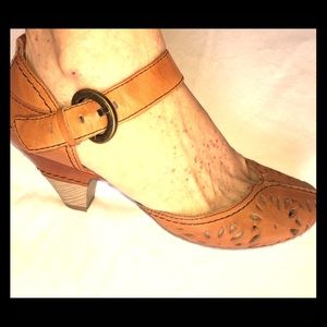 Mary Jane cute leather shoes. Pikolinos from Spain