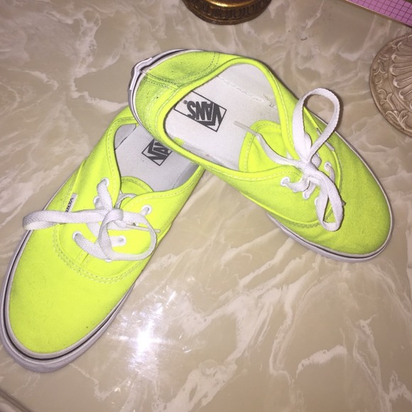 💛Highlighter yellow Vans💛 lowest Price👆🏾