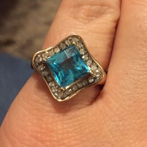 10kt gold ring w/ blue stone
