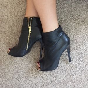 Steve Madden Bootie