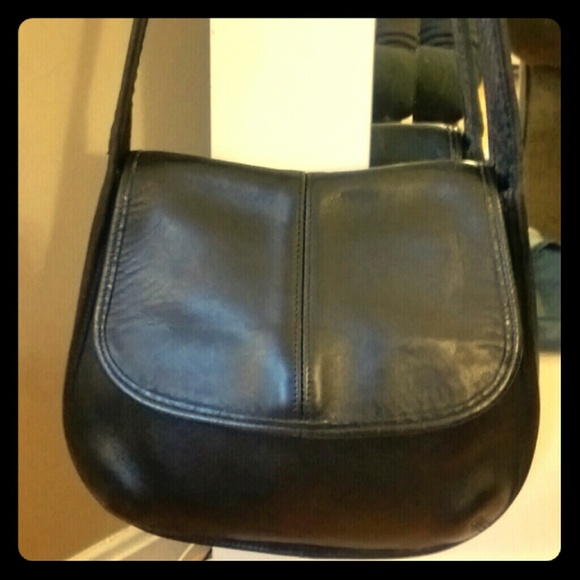 Beautiful VINTAGE COACH ergo flap hobo handbag