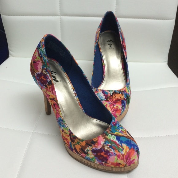 NWOT Colorful pumps 🌺👠💗