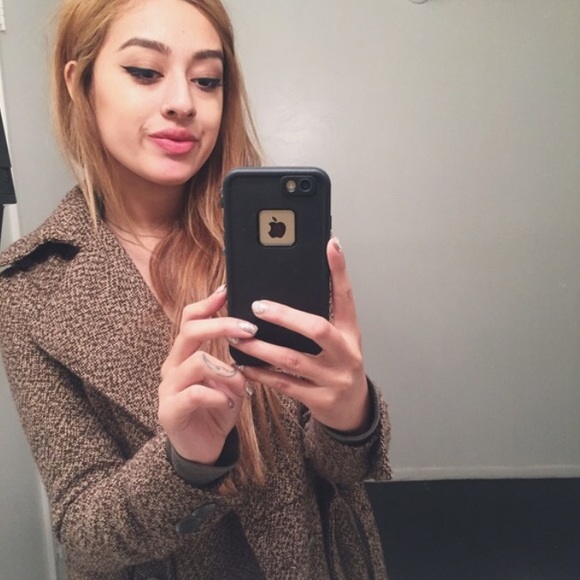 The Seller ✨ - Picture 3 of 4