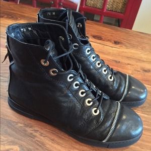 Stuart Weitzman Boots