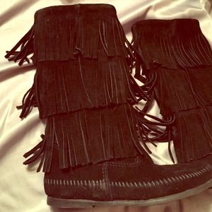 Minnetonka 3 layer fringe boots